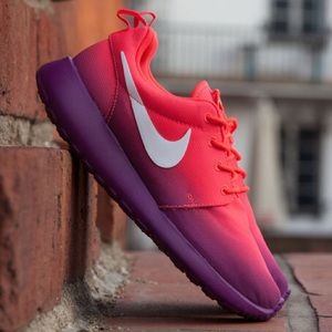 PLEASE HELP ME FIND! ISO Nike Roshe Run Ombré